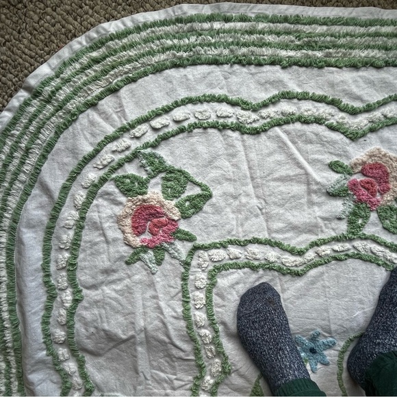 The Vermont Country Store Twin Rosalee Pastel Floral Chenille Bedspread - Picture 9 of 15